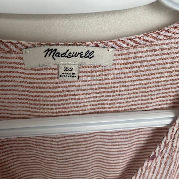 Madewell V-Neck Button-Back Top in Stripe - Picture 5 of 10